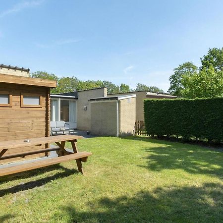Contemporary Bungalow With Garden Sint Maartensvlotbrug Extérieur photo